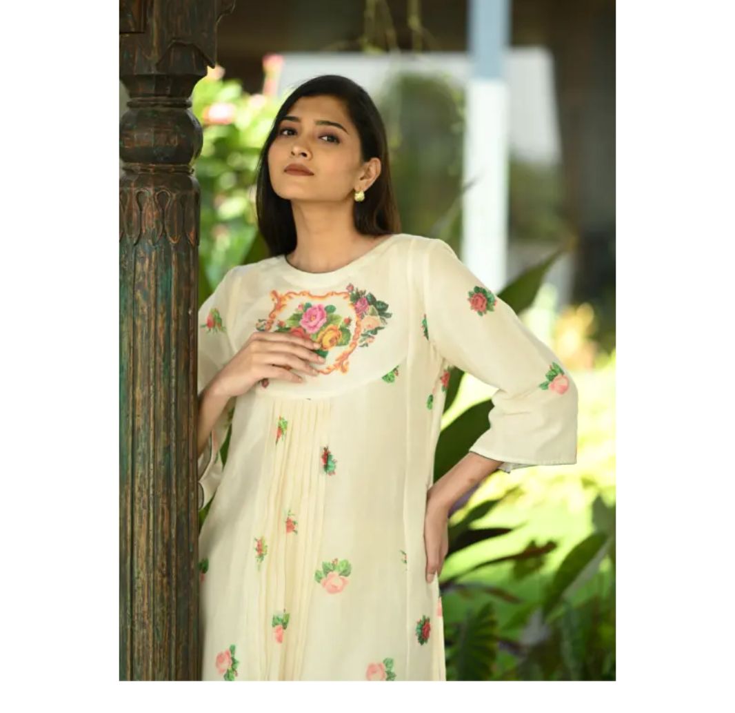 Ivory Blossom Kurta Set With Dupatta