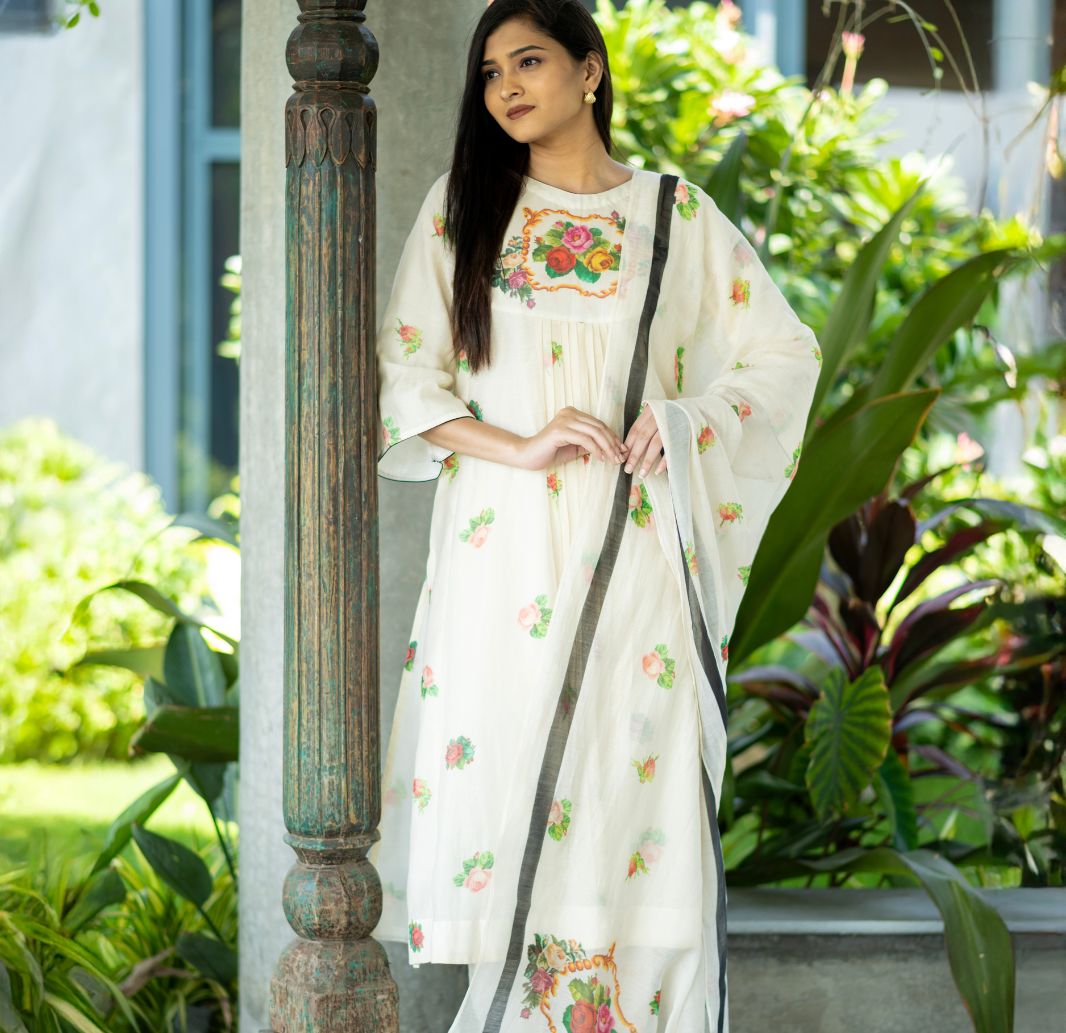 Ivory Blossom Kurta Set With Dupatta