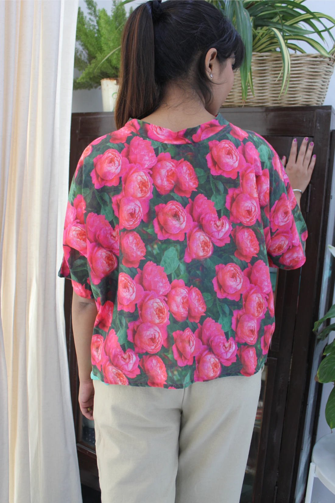 Roses print short top