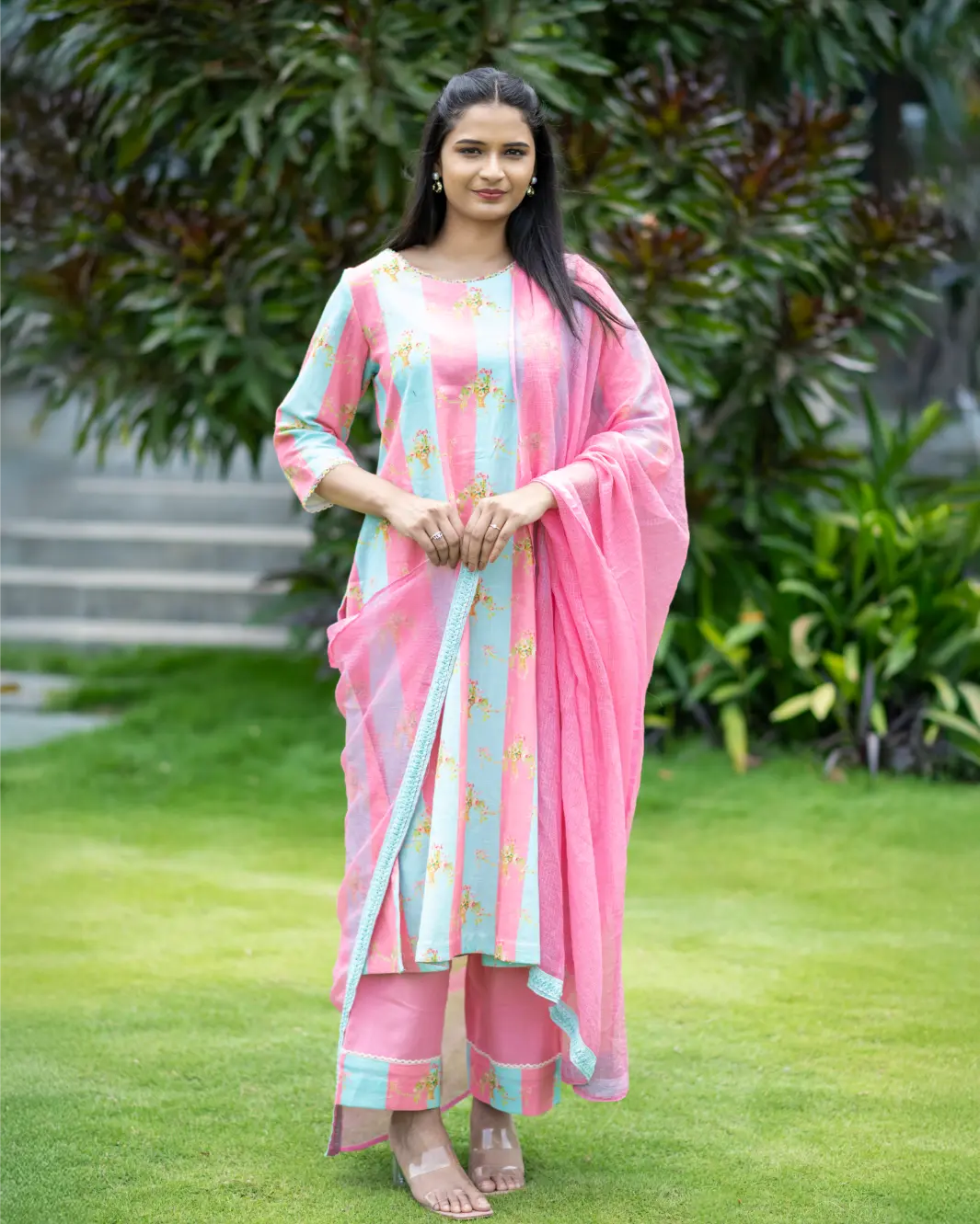 Retro Tide Kurta Set With Dupatta