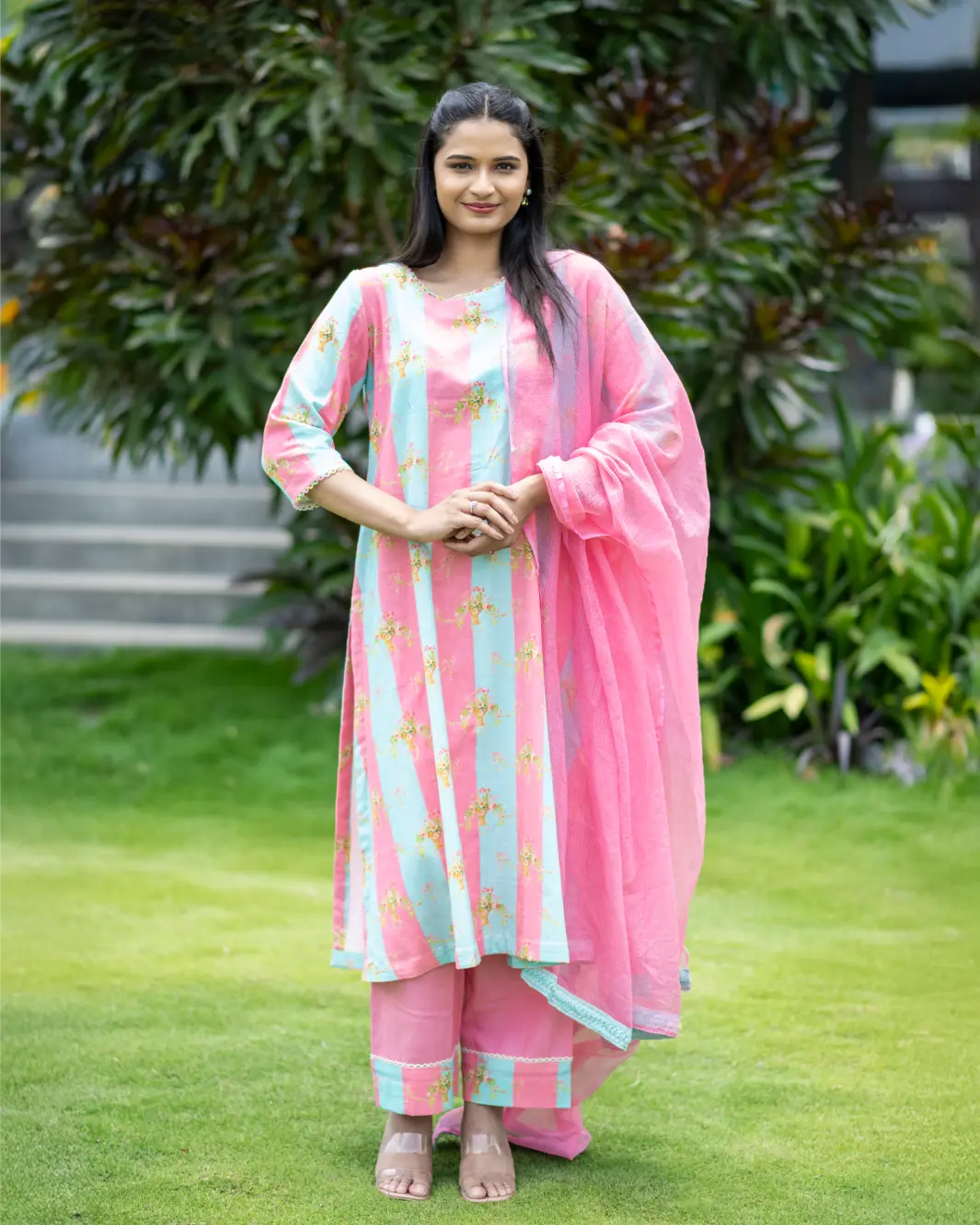 Retro Tide Kurta Set With Dupatta
