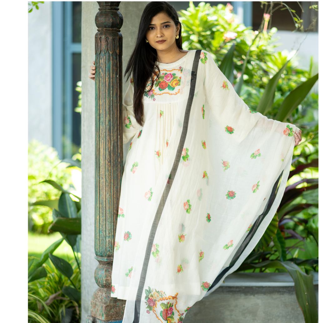 Ivory Blossom Kurta Set With Dupatta