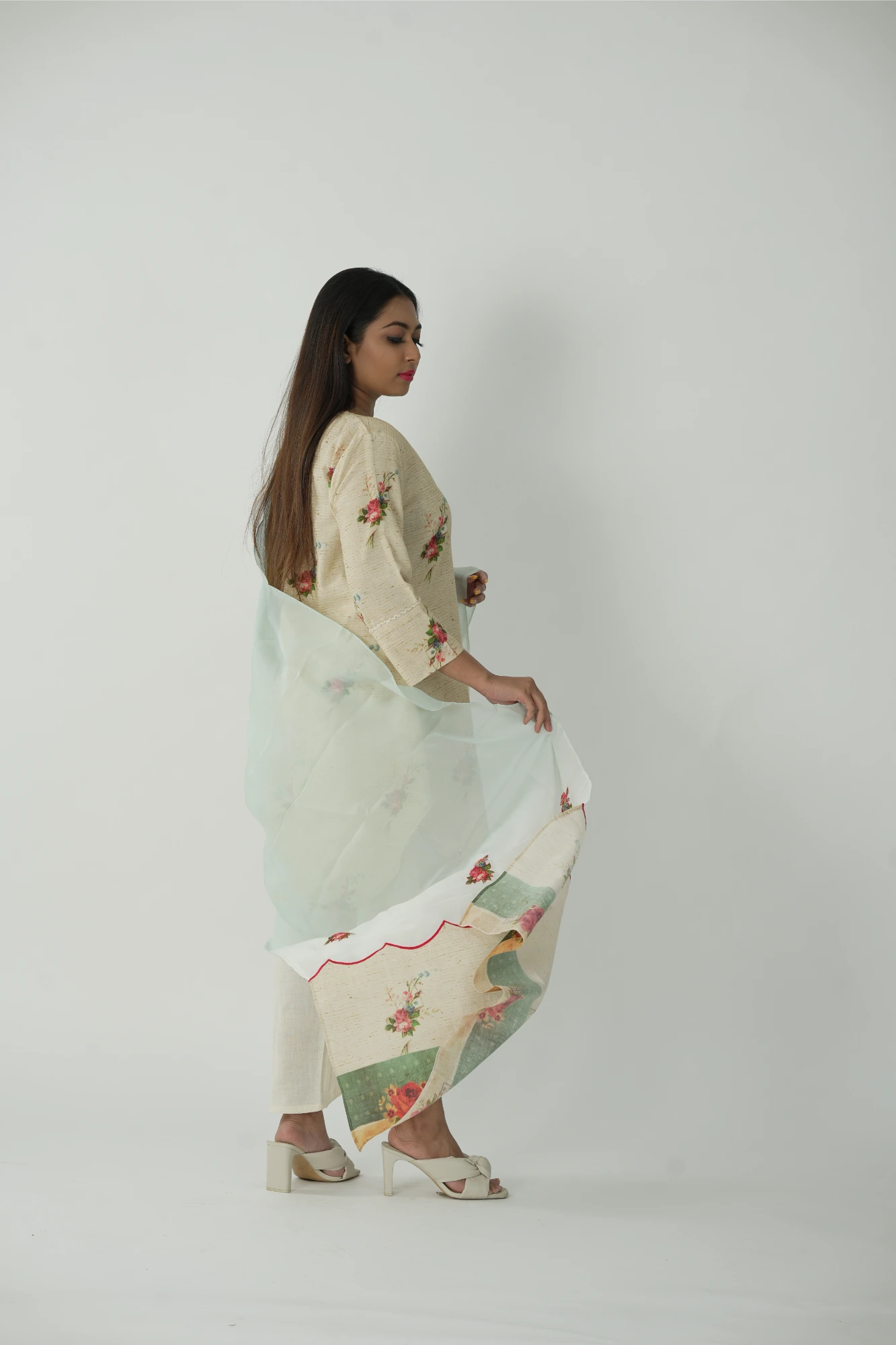 paper floral kurta set with dupatta.