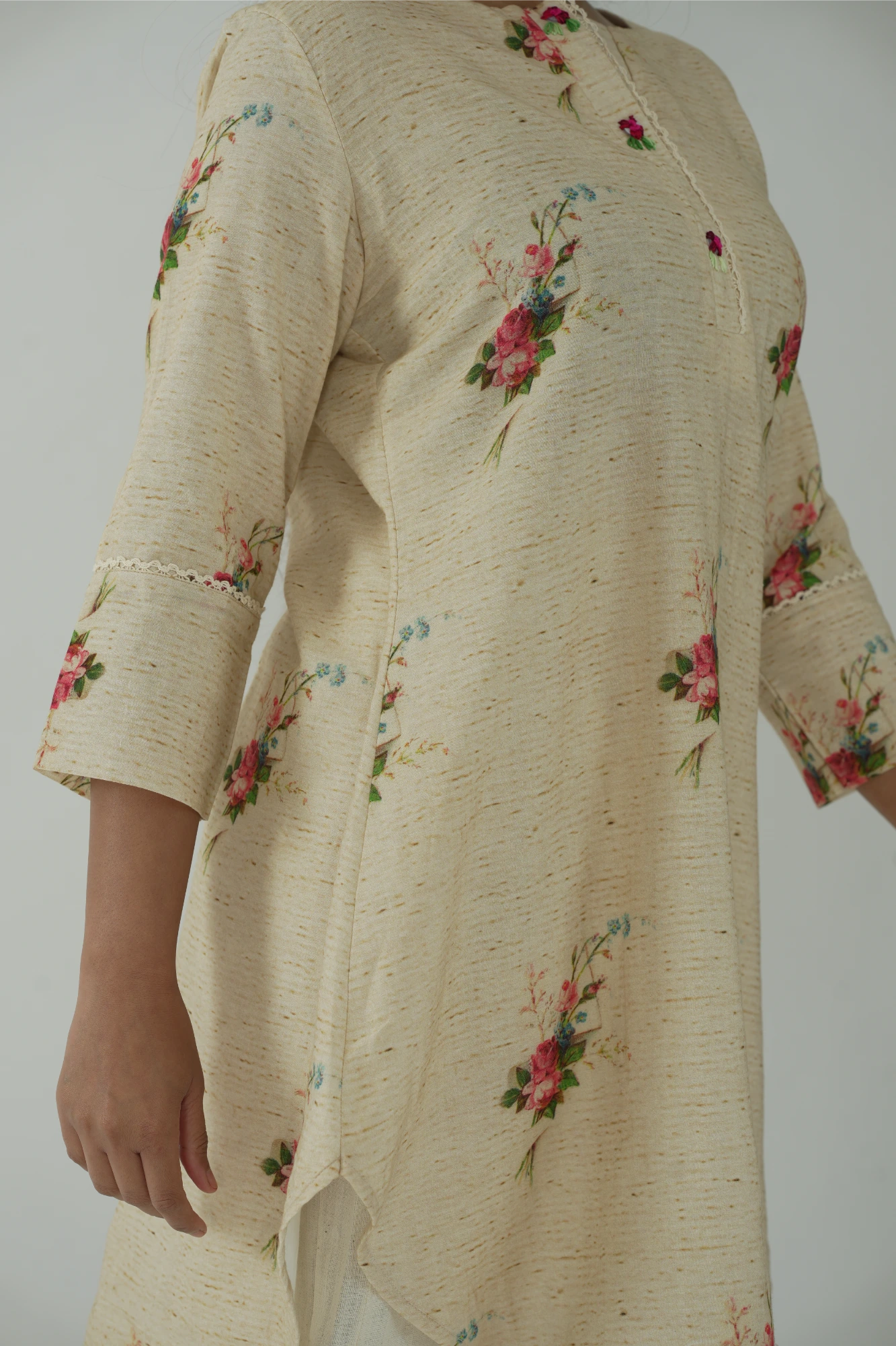 paper floral kurta set.