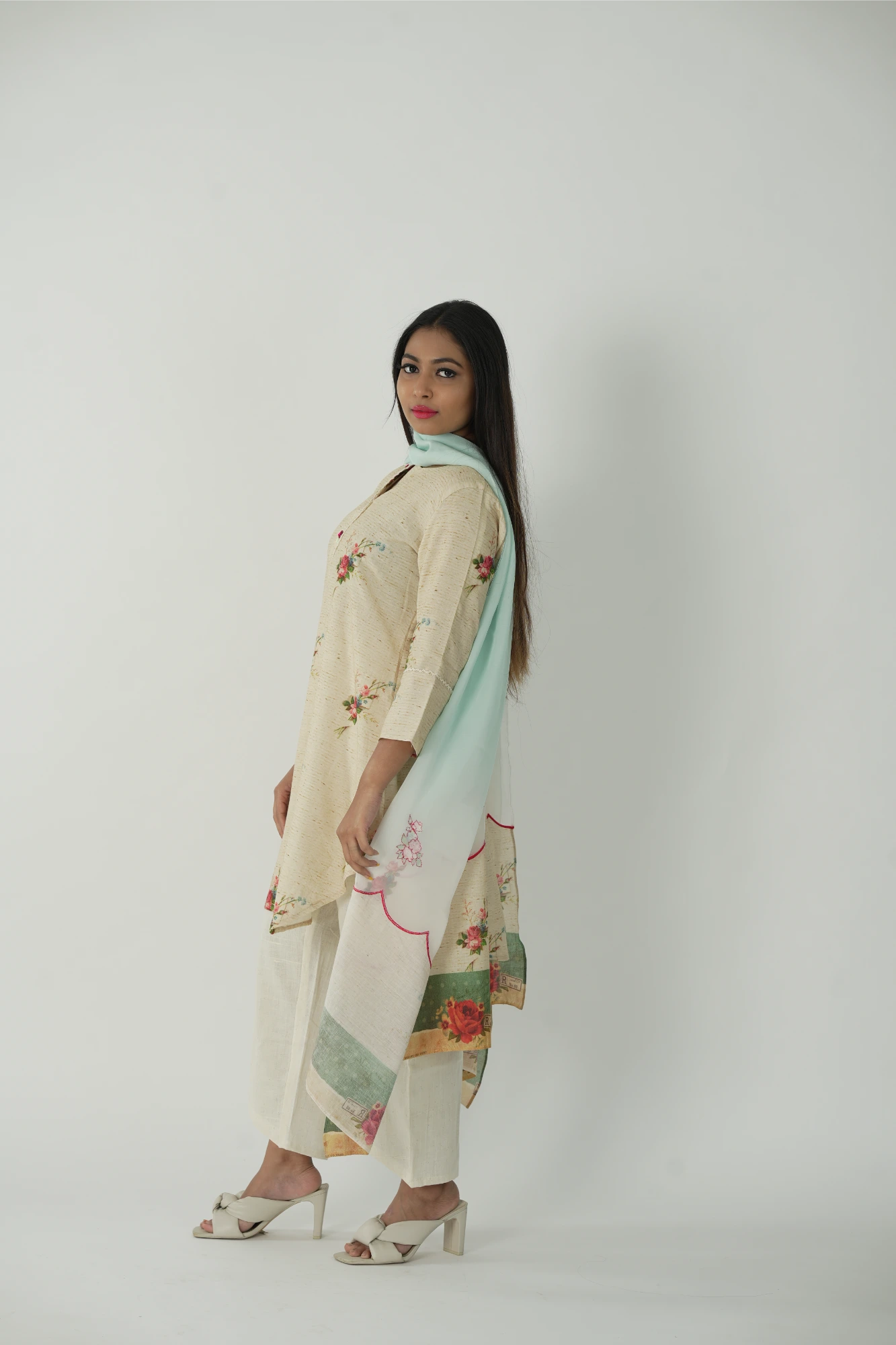 paper floral kurta set with dupatta.