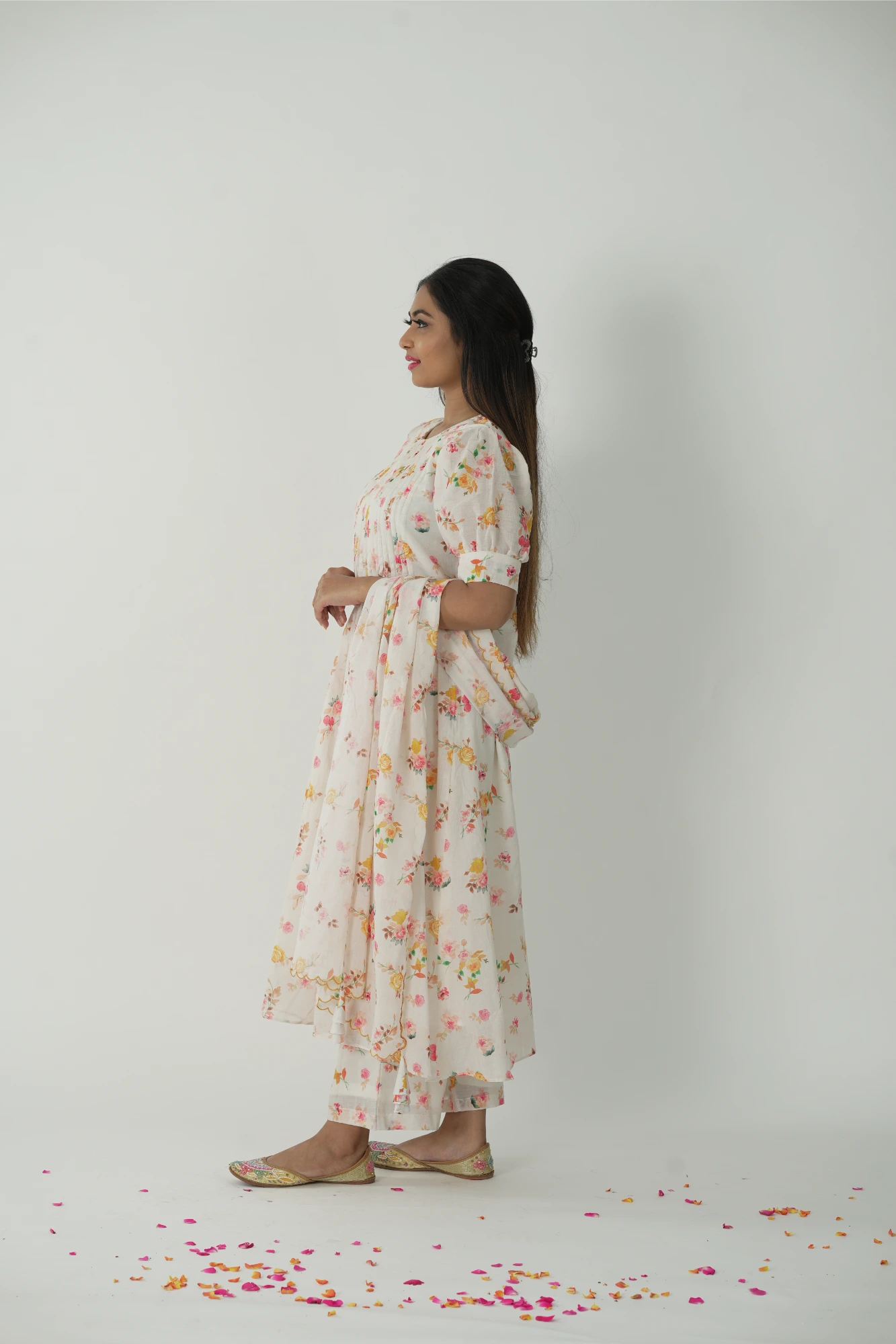 Dreamy bloom kurta set with dupatta.