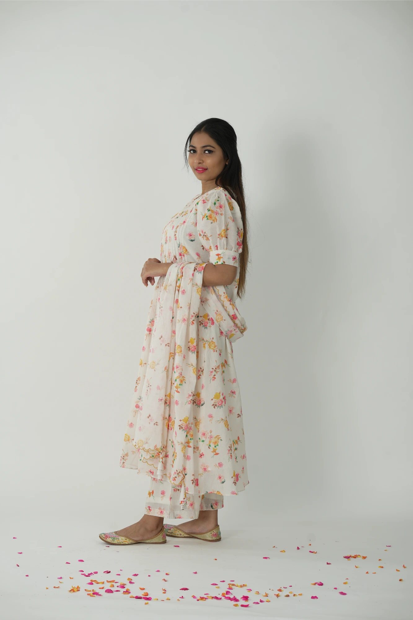 Dreamy bloom kurta set with dupatta.