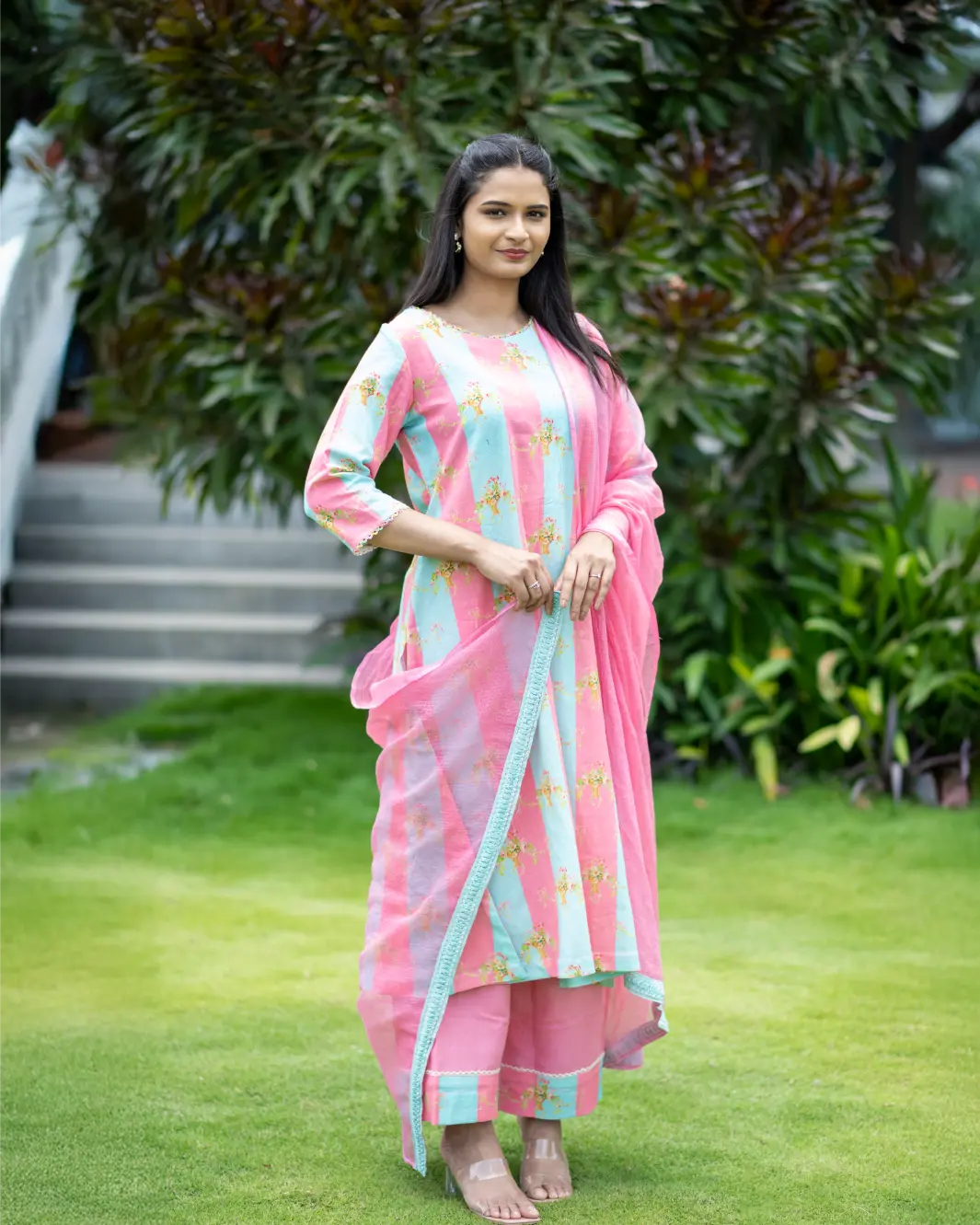 Retro Tide Kurta Set With Dupatta